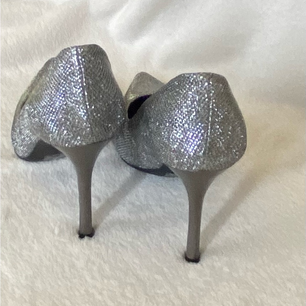 Guess Pewter Fabric Silver Sparkly Pointed Toe Hi… - image 7